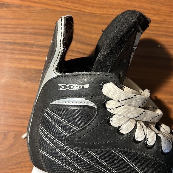 Ice Skates - Picture 2 of 5